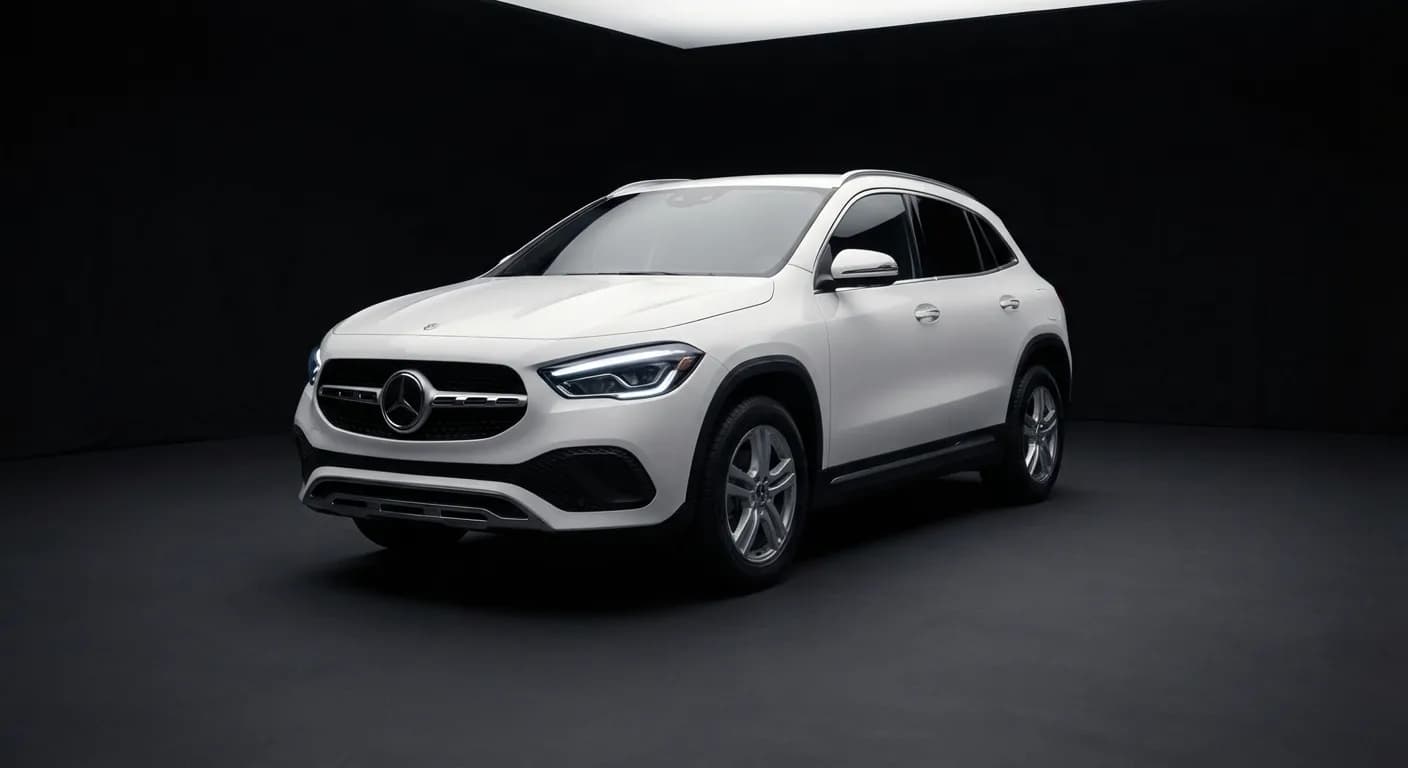 Détail de la face avant et de l'optique LED de la Mercedes GLA Executive